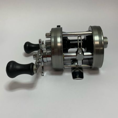  ABU アンバサダー 2500CS ロケット キズ有　ベイトリール