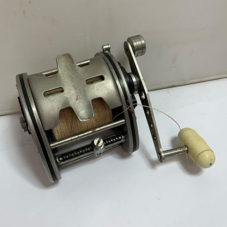  DAIWA ダイワ 両軸リール　ダイナミック　 ST-200