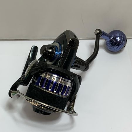  DAIWA ダイワ 15ソルティガ 5000H 　スピニングリール　ポーチ付 059557