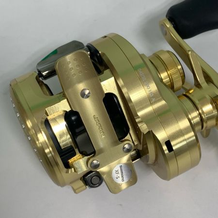  SHIMANO シマノ 21カルカッタコンクエスト200HG 箱、ポーチ、取説付　ハンドルノブキャップにキズ有 04238