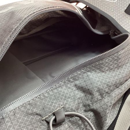  SIMMS フライウェイト・バックパック