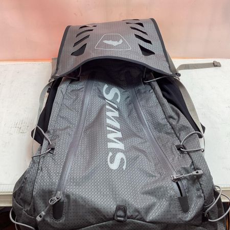  SIMMS フライウェイト・バックパック