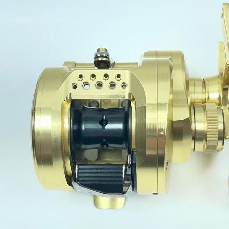 SHIMANO シマノ ベイトリール 21カルカッタコンクエスト 200HG 04238
