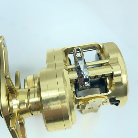 SHIMANO シマノ ベイトリール 21カルカッタコンクエスト 200HG 04238