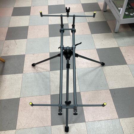  DAIWA ダイワ 三脚  ロッドポット　淡水（鯉釣り）専用モデル