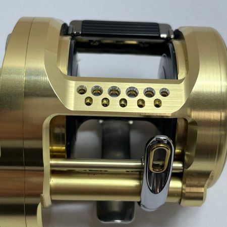 SHIMANO シマノ ベイトリール   23カルカッタコンクエストMD 400XG  045959