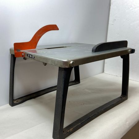  MAKITA マキタ 丸のこ　作業台付 5601N-A オリーブ