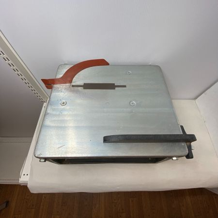  MAKITA マキタ 丸のこ　作業台付 5601N-A オリーブ