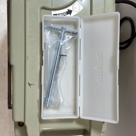  MAKITA マキタ  自動カンナ　本体のみ 　 2012NB