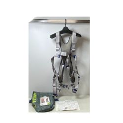 ΦΦ TITAN フルハーネス型安全帯　Mサイズ PAHN-10A-SI-M型 Aランク