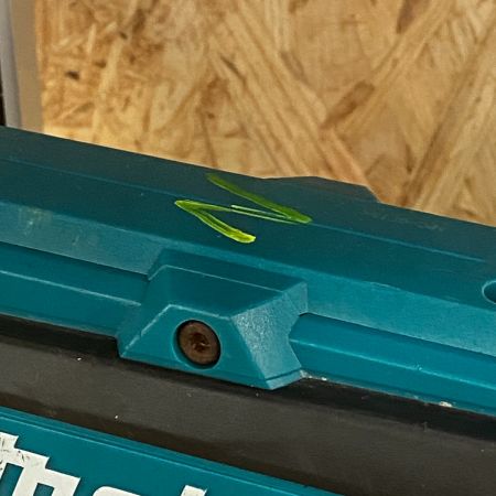  MAKITA マキタ 充電式仕上釘打　40V FN001G ブルー
