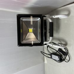 ΦΦ NICHIDO 投光器　充電池2個・充電ケーブル付 チャージライトマルチ BAT-HRE30S ホワイト Bランク