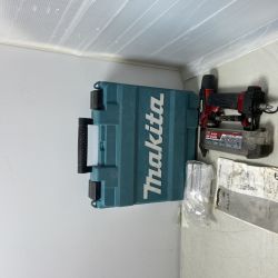 ΦΦ MAKITA マキタ  エアツール エア釘打ち　高圧 AF551H レッド Cランク