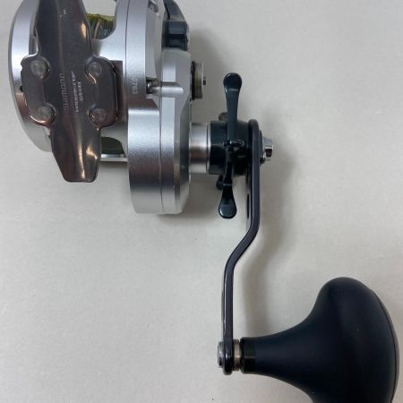 ΨΨ SHIMANO シマノ ベイトリール　11オシアジガー2000NR-PG RH70　本体のみ 02763