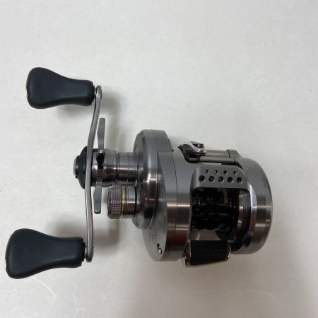 ΨΨ SHIMANO シマノ ベイトリール　17カルカッタコンクエストBFS HG 　箱付き 03676