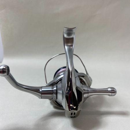 ΨΨ SHIMANO シマノ スピニングリール　19ストラディックC3000HG　本体のみ 04019