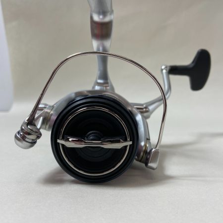 ΨΨ SHIMANO シマノ スピニングリール　19ストラディックC3000HG　本体のみ 04019