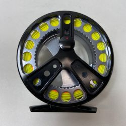 ΨΨ  フライリール　セージ　3200　ケース付き Bランク