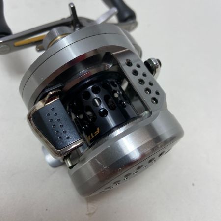 ΨΨ SHIMANO シマノ ベイトリール　17カルカッタコンクエストBFS HG　箱付 03676