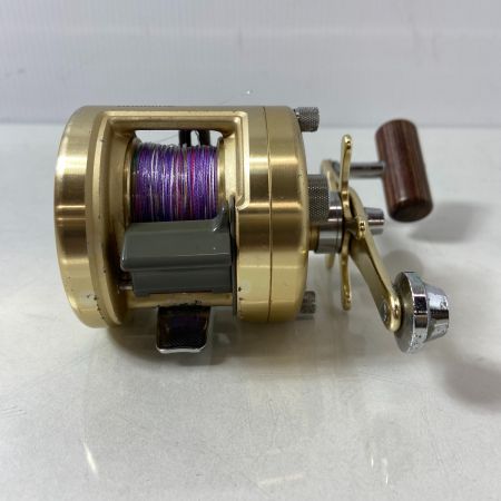 ΨΨ SHIMANO シマノ  両軸リール カルカッタ小船400