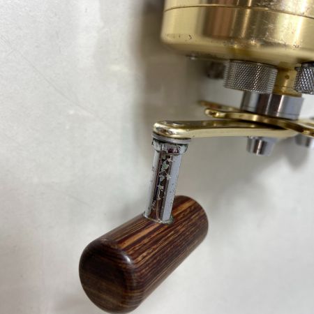 ΨΨ SHIMANO シマノ  両軸リール カルカッタ小船400