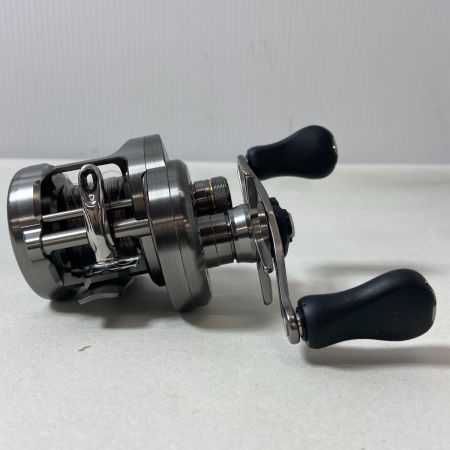 ΨΨ SHIMANO シマノ ベイトリール　17カルカッタコンクエストBFS　HG-L　箱付 03676
