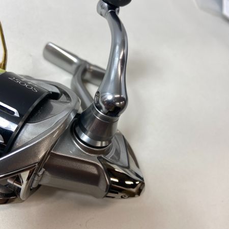 ΨΨ SHIMANO シマノ  スピニングリール　15ツインパワー 2500S　箱付　 03367