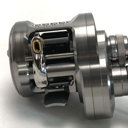  SHIMANO シマノ 23 カルカッタコンクエスト BFS XG LEFT 045713 ベイトリール 箱・ポーチ付き