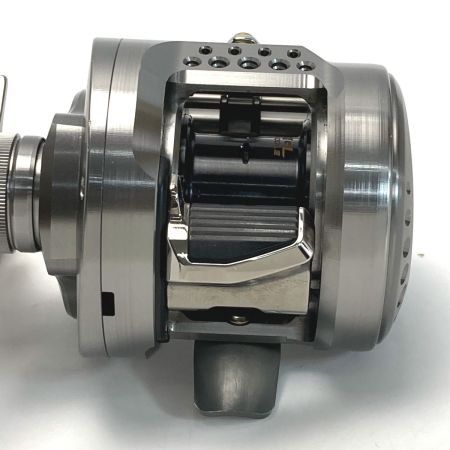  SHIMANO シマノ 23 カルカッタコンクエスト BFS XG LEFT 045713 ベイトリール 箱・ポーチ付き