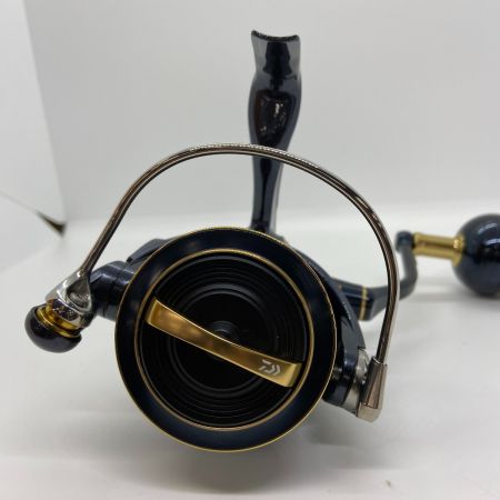 ΨΨ DAIWA ダイワ スピニングリール　23ソルティガ 6000-XH 箱付 00065030