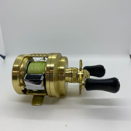 ΨΨ SHIMANO シマノ ベイトリール　15カルカッタコンクエスト 200HG 　箱付 03439