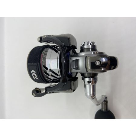 ΨΨ DAIWA ダイワ  スピニングリール　17ソルティガ BJ4000SH　箱・袋付 059593