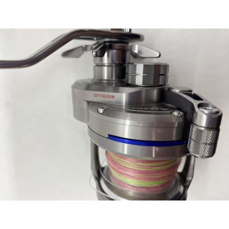 ΨΨ DAIWA ダイワ ベイトリール　15ソルティガ 15H　ケース付 607259