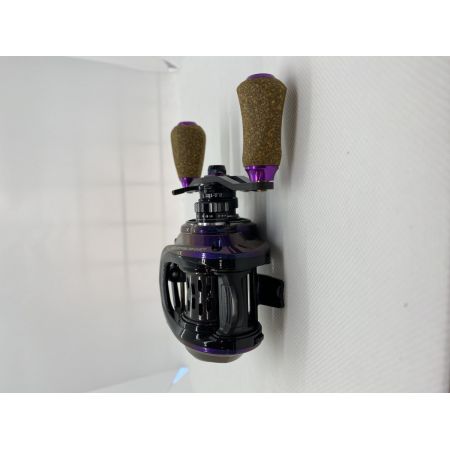 ΨΨ Abu Garcia アブガルシア ベイトリール　レボウルトラキャスト BF8　箱付 ハンドル替え付き