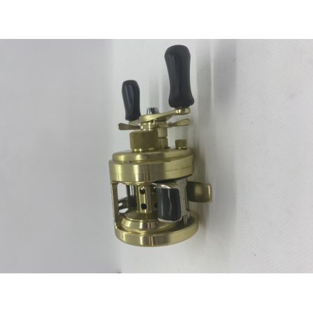 ΨΨ SHIMANO シマノ ベイトリール　カルカッタコンクエスト20　箱付 RH440