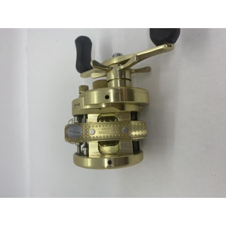 ΨΨ SHIMANO シマノ ベイトリール　カルカッタコンクエスト20　箱付 RH440