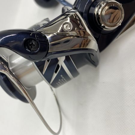 ΨΨ SHIMANO シマノ スピニングリール　24ストラディック SW 6000HG 美品 箱付 047410