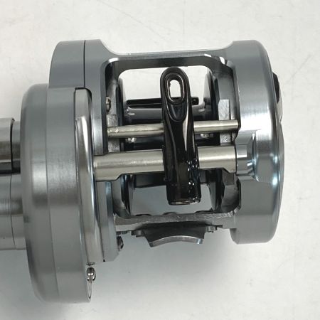 SHIMANO シマノ 19 カルカッタコンクエスト DC200 03978 ベイトリール 箱付き
