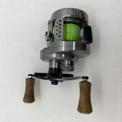 ΨΨ SHIMANO シマノ ベイトリール　17カルカッタ コンクエストBFS HG-L アベイルカスタム マイクロキャストスプール・スタードラグ 03676 Bランク