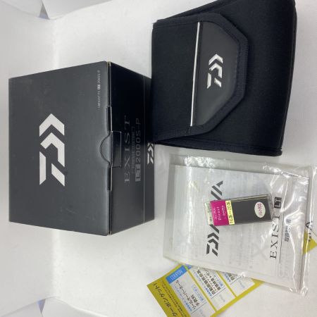 ΨΨ DAIWA ダイワ スピニングリール　18イグジストFCLT2000S-P 箱付 ラインローラ付き 00055712