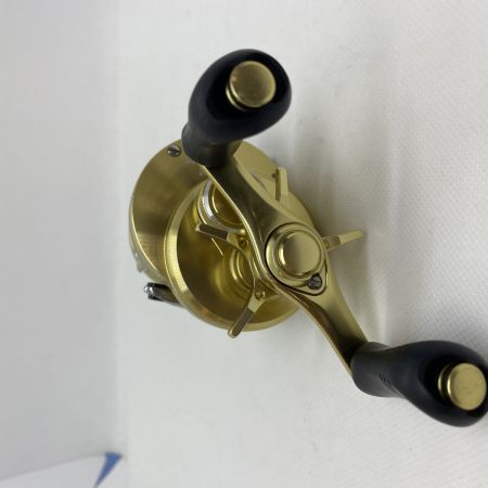 ΨΨ SHIMANO シマノ ベイトリー　14カルカッタコンクエスト 101  レフト キズ有 程度B 箱付 03203