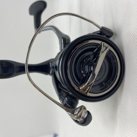 ΨΨ SHIMANO シマノ スピニングリール　 24ヴァンフォードC3000XG　箱付 047083