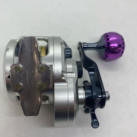 ΨΨ SHIMANO シマノ ベイトリール　11オシアジガー 2000NR-PG RH70 使用感有 ハンドル硬い 02763