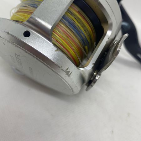 ΨΨ SHIMANO シマノ ベイトリール　11オシアジガー 2000NR-PG RH70 使用感有 ハンドル硬い 02763
