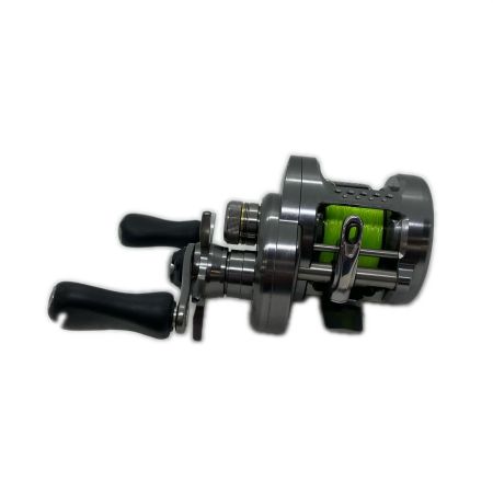 ΨΨ SHIMANO シマノ ベイトリール　17カルカッタコンクエストBFS HG 使用感有 シャリ感あり 03675