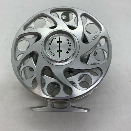 ΨΨ HATCH リール　フライリール　HATCH パルス 9PLUS