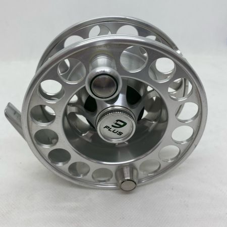 ΨΨ HATCH リール　フライリール　HATCH パルス 9PLUS