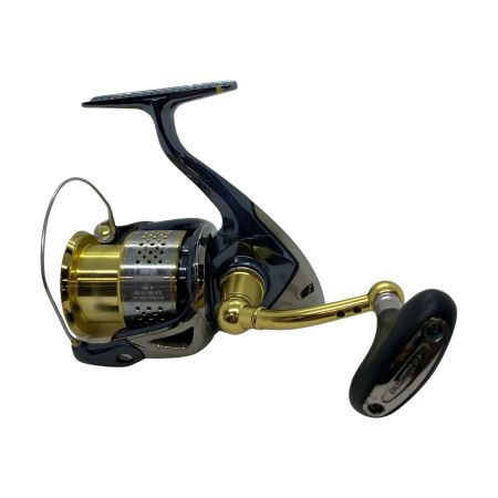 ΨΨ SHIMANO シマノ  スピニングリール　10ステラ3000HG 02435