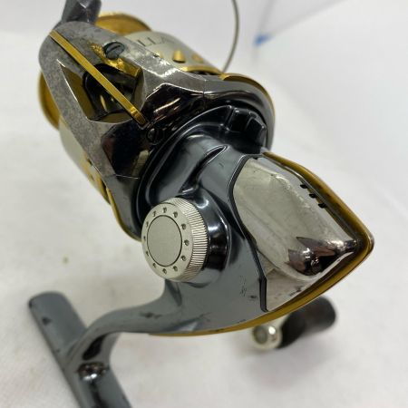 ΨΨ SHIMANO シマノ スピニングリール　04ステラ2000 01841