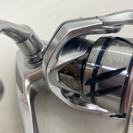 ΨΨ SHIMANO シマノ スピニングリール  23ストラディックC3000HG 045850